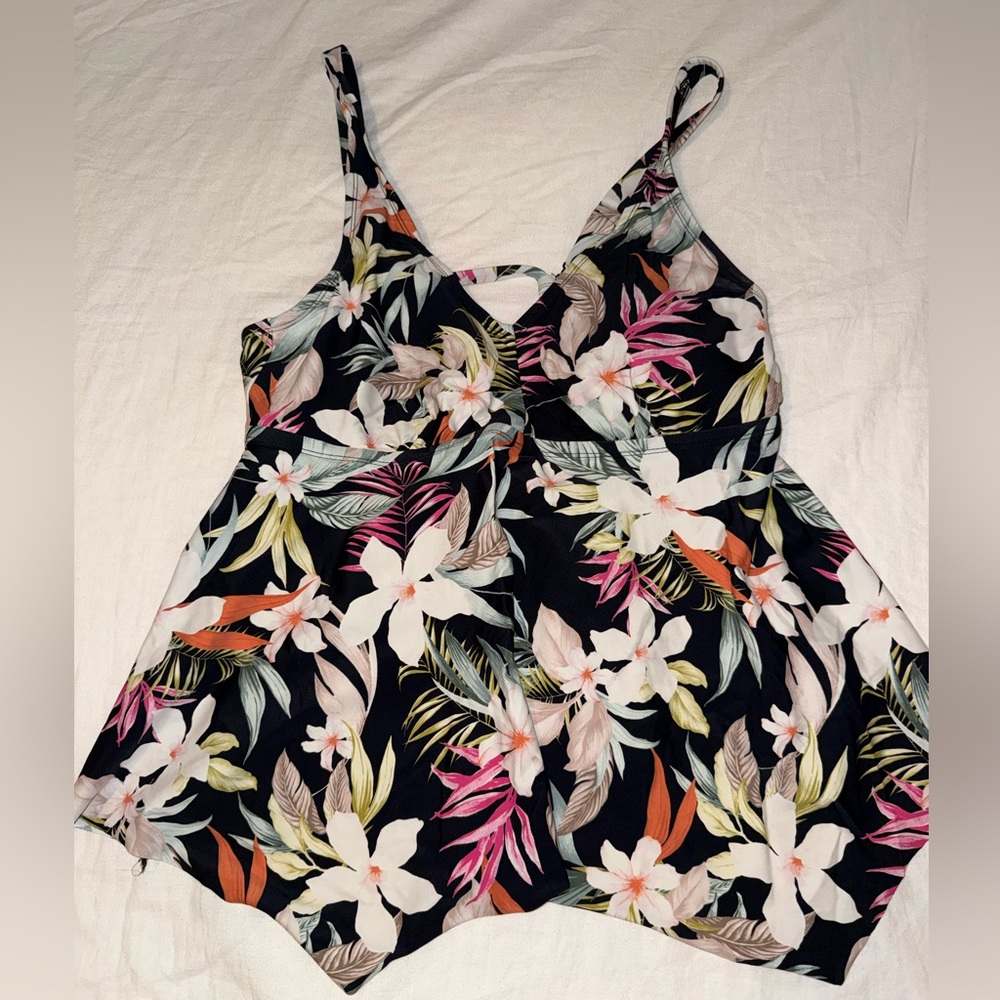 Kona Sol Swim Top Size 1X